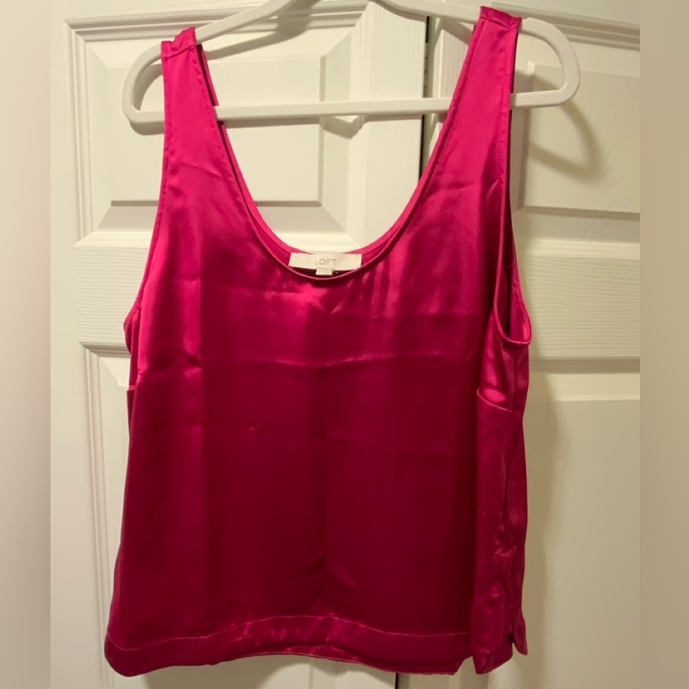 Gorgeous NWT Fuchsia Satin LOFT Top